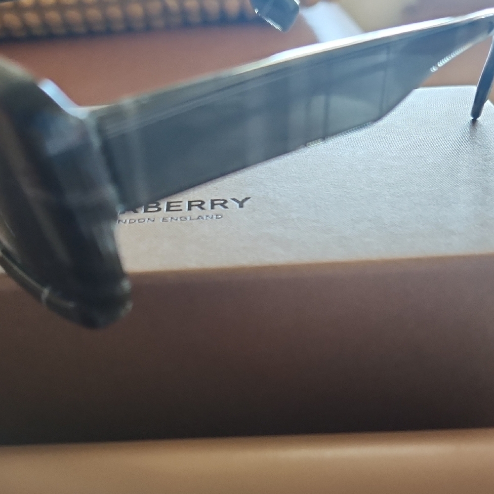 Burberry Black/Gray Sunglasses with Case - Picture 4 of 5